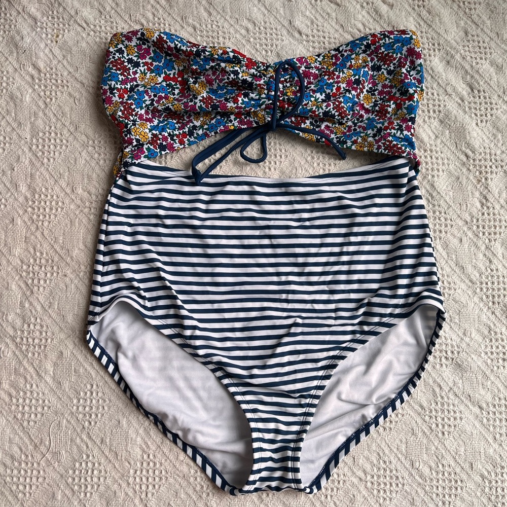 ‼️BOGO SALE‼️ Time and Tru One Piece Striped Floral Cutout One Piece Swim Suit